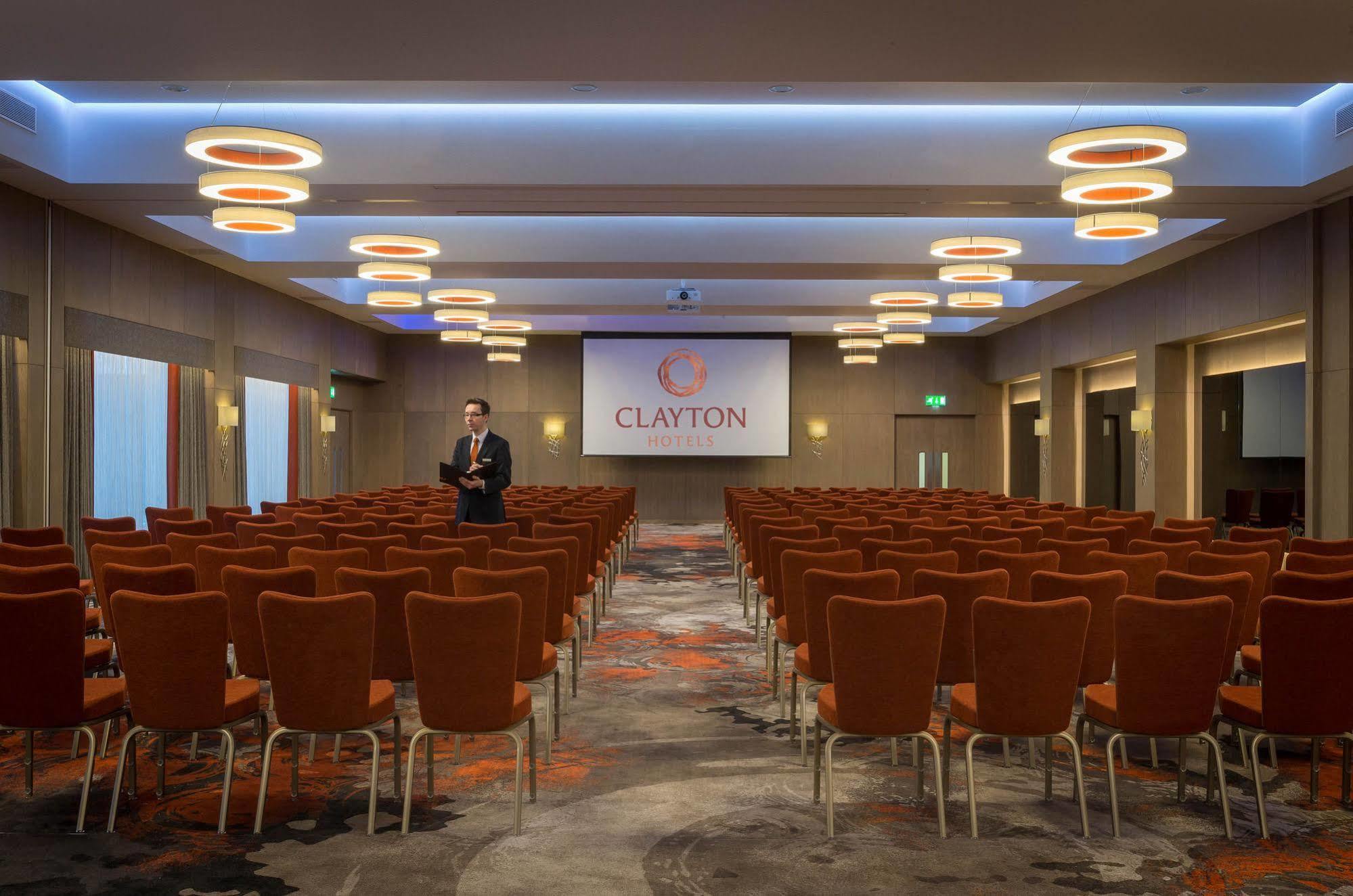 Clayton Hotel Chiswick London Ngoại thất bức ảnh